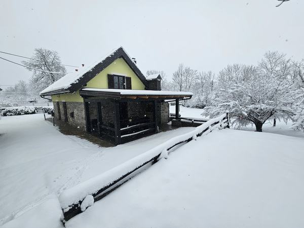 La casa sotto la neve