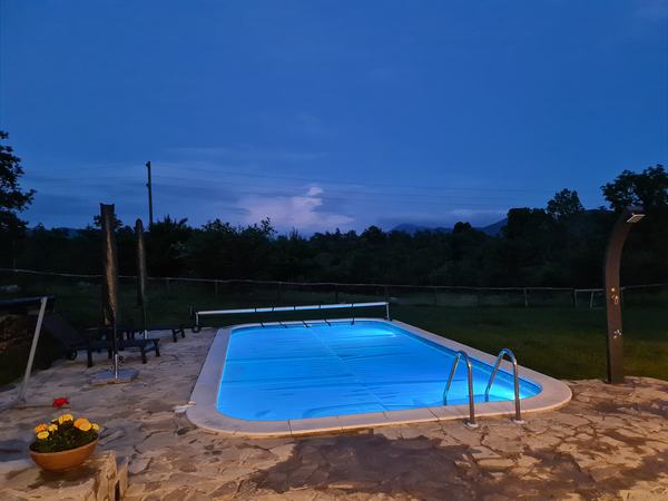 La piscina di sera