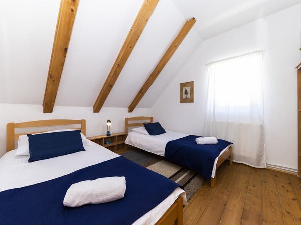 Camera con letto matrimoniale